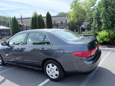Used 2005 Honda Accord LX image 14
