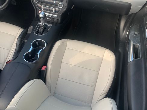 Used 2016 Ford Mustang Premium image 21