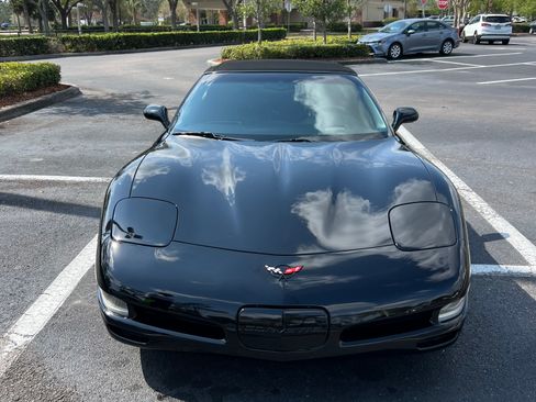 Used 2004 Chevrolet Corvette Convertible w/ Preferred Equipment Group image 4