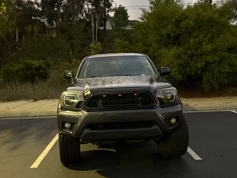 Used 2013 Toyota Tacoma PreRunner image 9