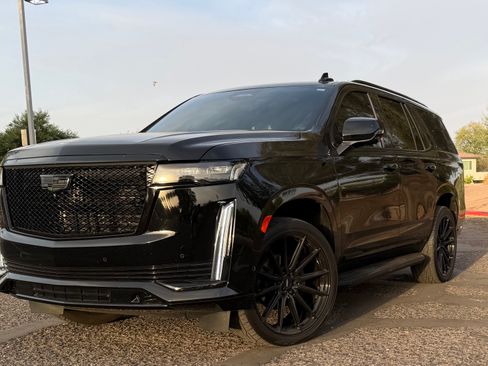 Used 2021 Cadillac Escalade Sport Platinum image 1