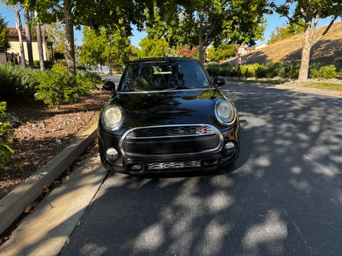 Used 2017 MINI Cooper S w/ Premium Package FWD image 5