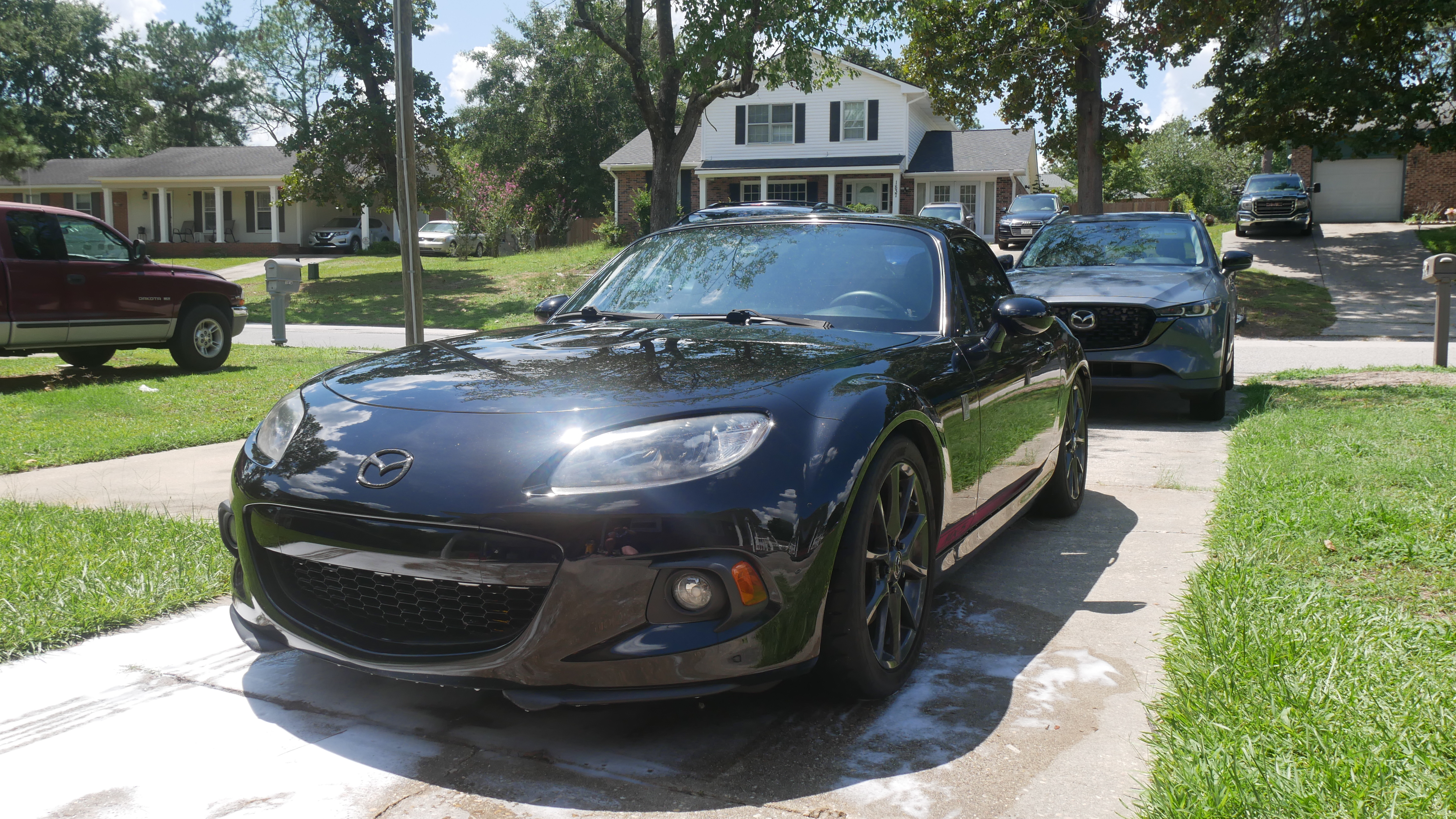 Used 2014 MAZDA MX-5 Miata Club RWD image 9