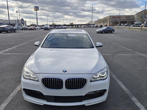 Used 2015 BMW 750Li xDrive image 4