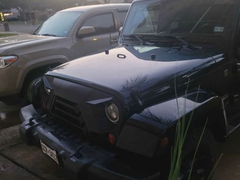 Used 2008 Jeep Wrangler Unlimited Sahara image 9