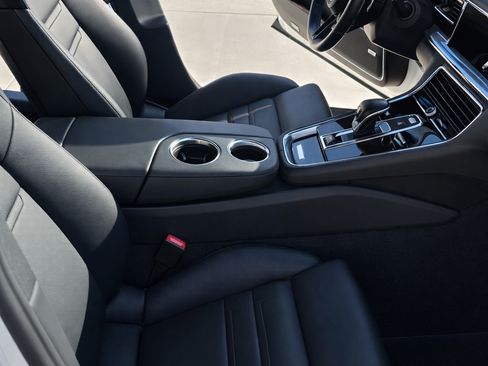 Used 2022 Porsche Panamera 4S image 8