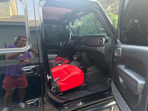 Used 2023 Jeep Wrangler Unlimited Sport image 12