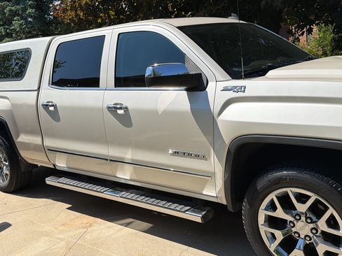 Used 2014 GMC Sierra 1500 SLT w/ SLT Crew Cab Value Package AWD/4WD image 12