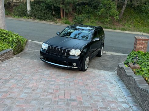 Used 2008 Jeep Grand Cherokee SRT8 w/ SRT Option Group II image 9