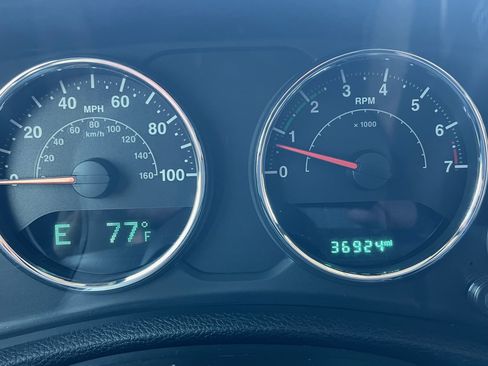 Used 2016 Jeep Wrangler Sport image 10