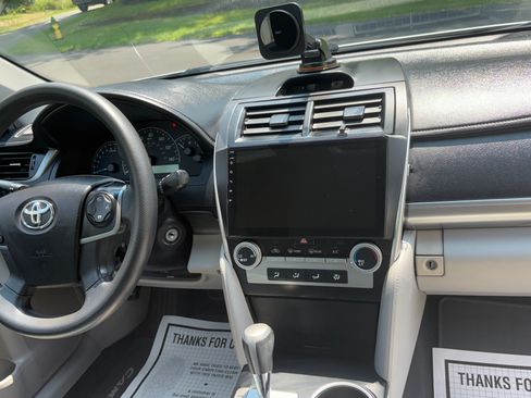Used 2014 Toyota Camry FWD image 15