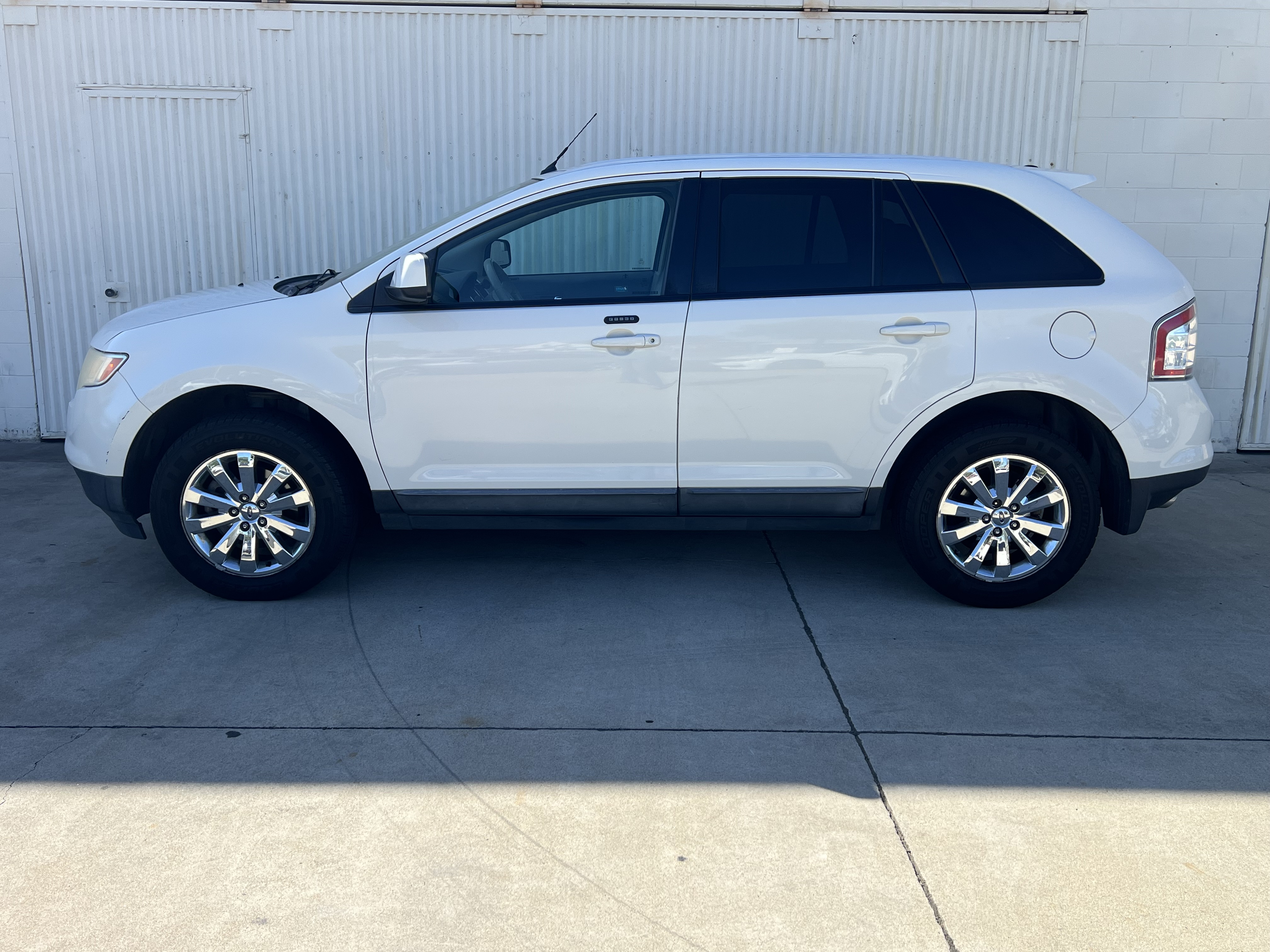 Used 2010 Ford Edge SEL AWD/4WD image 1