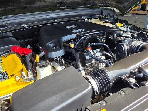 Used 2021 Jeep Wrangler Unlimited Rubicon image 12