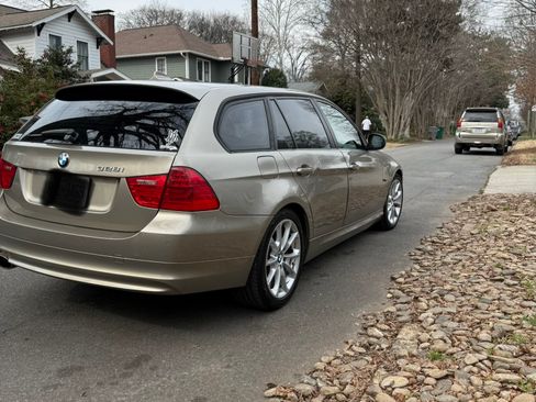 Used 2012 BMW 328i xDrive Wagon image 5