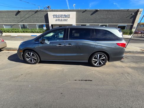 Used 2018 Honda Odyssey Elite image 5