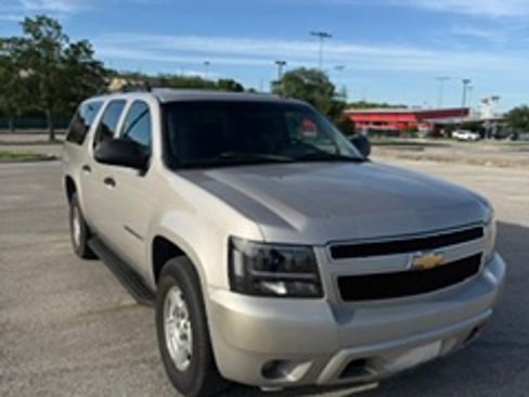 Used 2007 Chevrolet Suburban LS RWD image 4