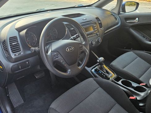 Used 2017 Kia Forte LX image 16