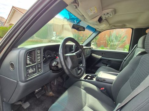 Used 2002 Chevrolet Avalanche 4x4 w/ Off-Road Suspension Pkg image 9