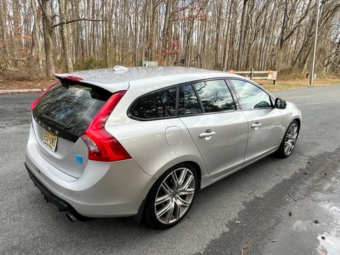 Used 2017 Volvo V60 T6 Polestar AWD/4WD image 4