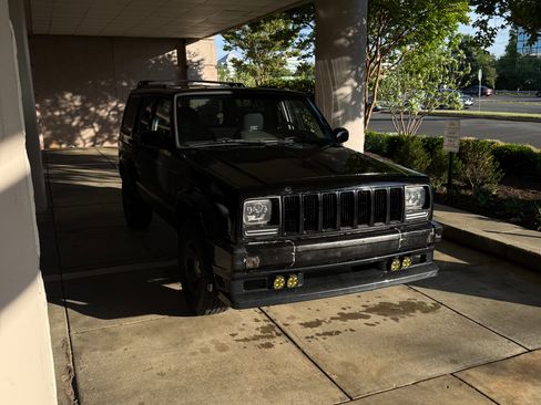 Used 1999 Jeep Cherokee 4WD 4-Door image 9