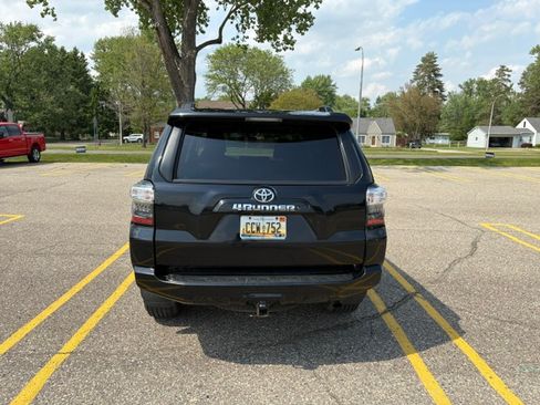 Used 2019 Toyota 4Runner SR5 RWD image 4
