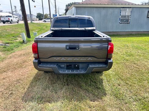 Used 2019 Toyota Tacoma SR w/ SR Convenience Package RWD image 4