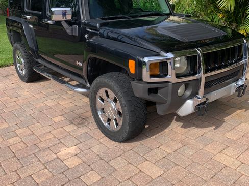 Used 2009 HUMMER H3 AWD/4WD image 2