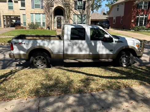 Used 2011 Ford F250 King Ranch w/ FX4 Off Road Pkg image 25