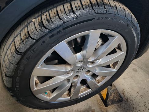 Used 2015 Porsche Cayenne S image 13