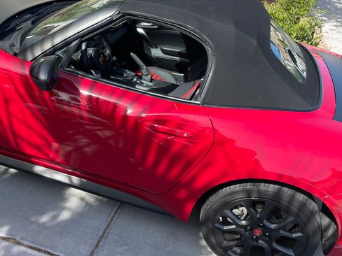 Used 2019 FIAT 124 Spider Abarth w/ Navigation & Sound Group image 21