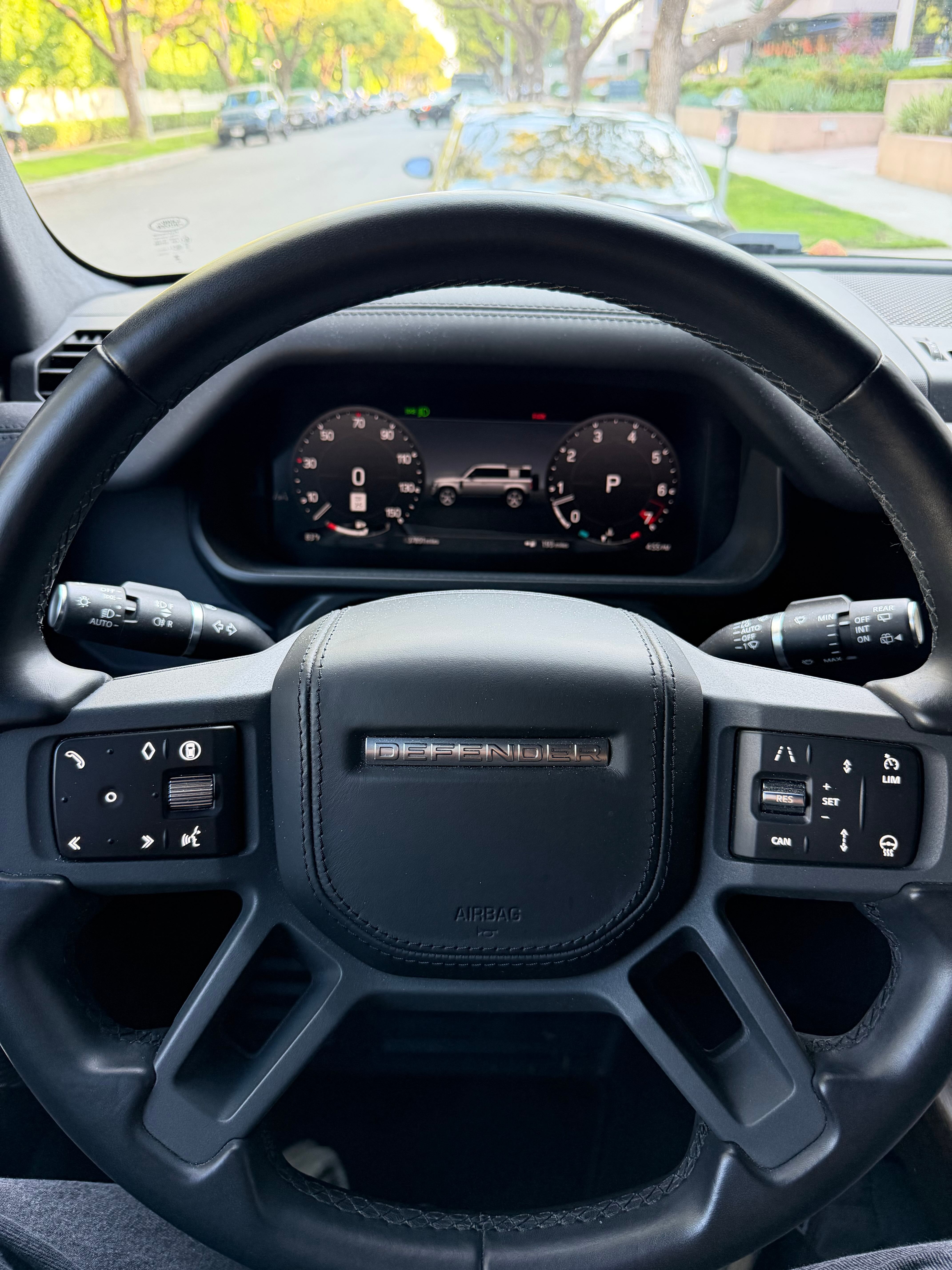 Used 2024 Land Rover Defender 110 X-Dynamic SE AWD/4WD image 9