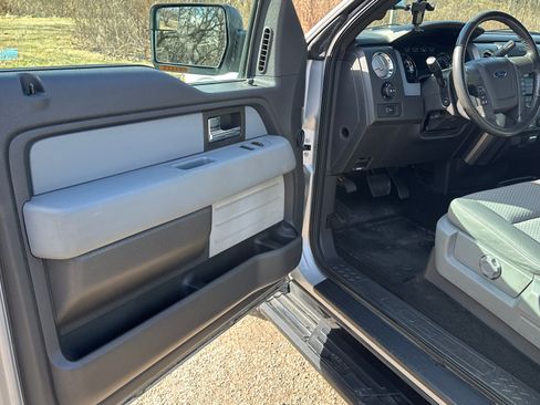 Used 2013 Ford F150 XLT w/ Mid Equipment Group image 10