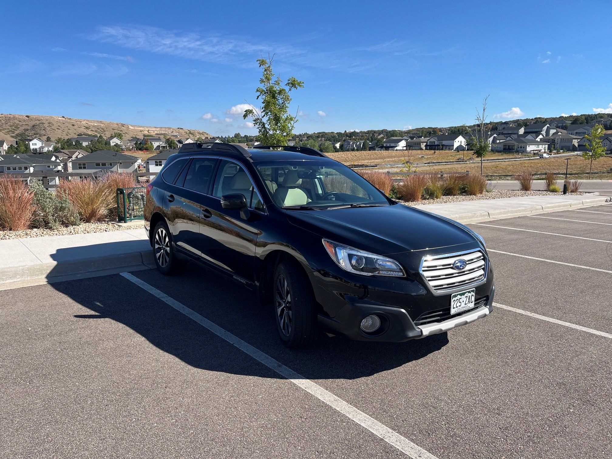 Used 2017 Subaru Outback 2.5i Limited AWD/4WD image 1