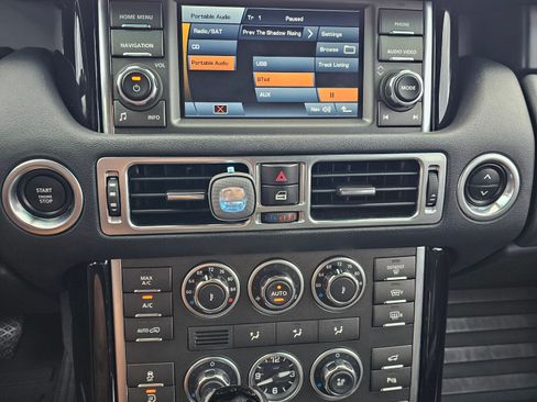 Used 2012 Land Rover Range Rover HSE LUX w/ Luxury Interior Pkg image 10