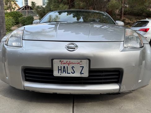 Used 2004 Nissan 350Z Enthusiast w/ Side Airbags Pkg image 12