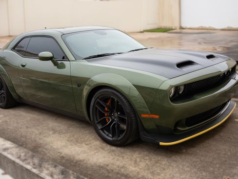 Used 2020 Dodge Charger SRT Hellcat w/ Harman/Kardon Audio Group image 2