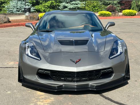 Used 2015 Chevrolet Corvette Z06 w/ 3LZ Preferred Equipment Group RWD image 4