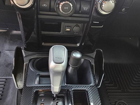 Used 2022 Toyota 4Runner TRD Off-Road Premium image 10