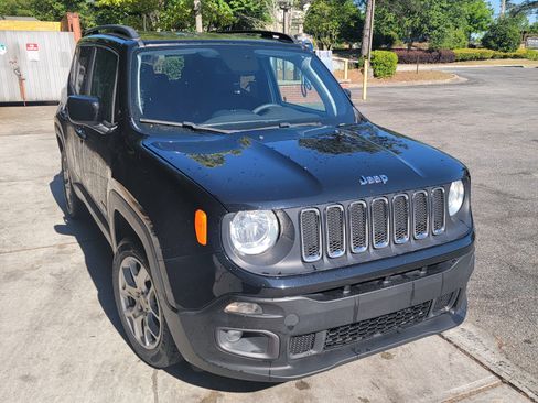 Used 2018 Jeep Renegade Latitude image 15