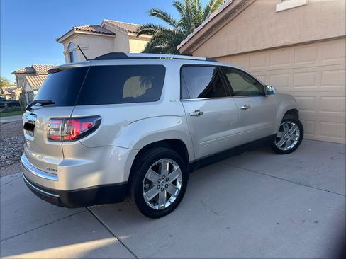 Used 2017 GMC Acadia Limited SLT image 5