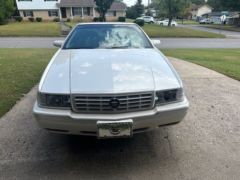 Used 2001 Cadillac Eldorado Touring image 1