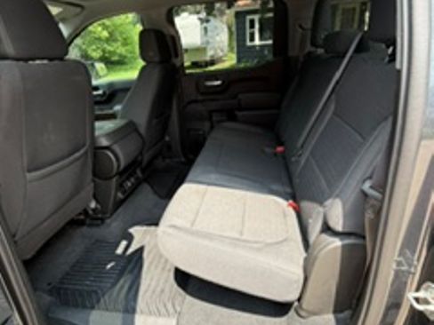 Used 2021 Chevrolet Silverado 1500 LT AWD/4WD image 6