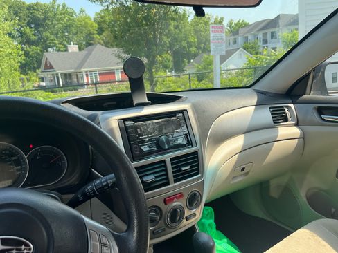 Used 2010 Subaru Impreza 2.5i image 13