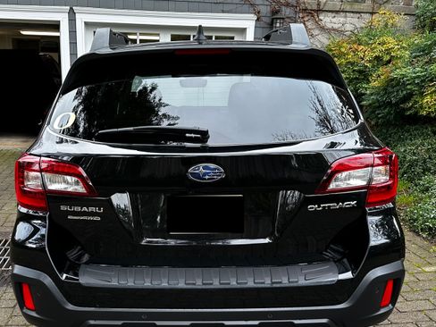 Used 2018 Subaru Outback 2.5i Limited image 4