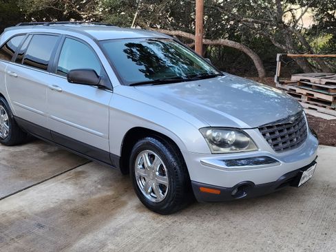 Used 2006 Chrysler Pacifica Touring image 1