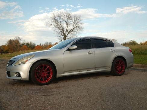 Used 2013 INFINITI G37 x Sedan w/ Premium Pkg image 5