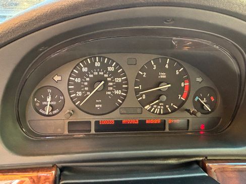 Used 2001 BMW 540i Sedan image 8