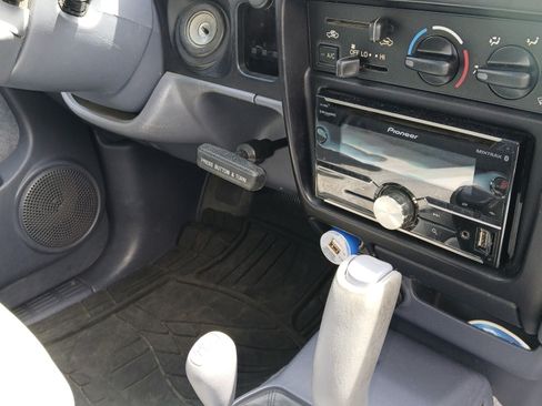 Used 2000 Toyota Tacoma 4x4 Xtracab V6 image 11