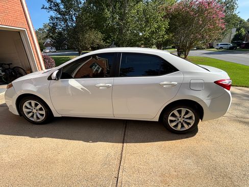 Used 2014 Toyota Corolla LE FWD image 4