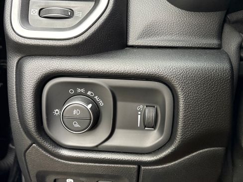 Used 2021 RAM 1500 Big Horn AWD/4WD image 25